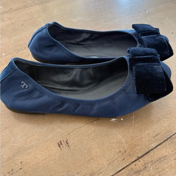 Tory Burch Viola Bow Ballet Flats, featuring a navy blue satin upper and bows. - Picture 3 of 5